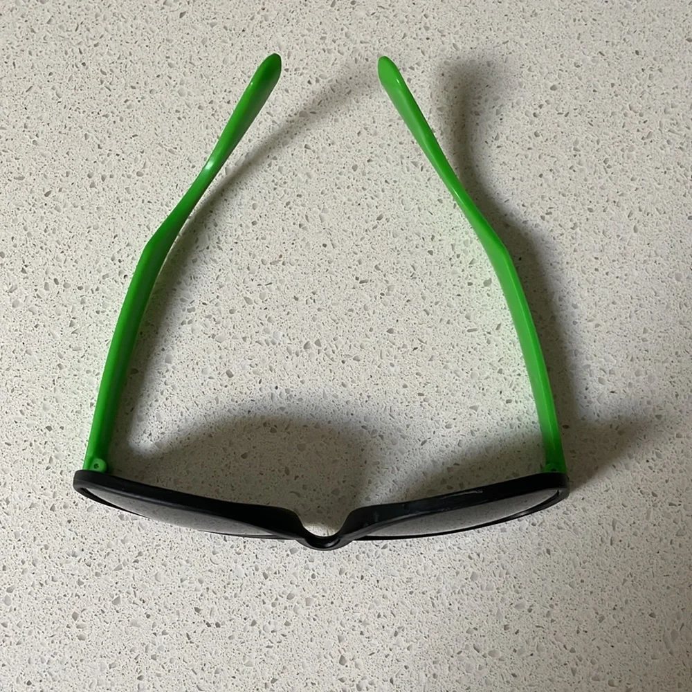 Vintage neon green